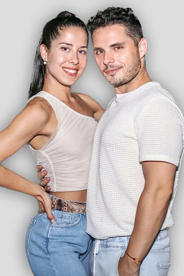 CARLOS Y SARA